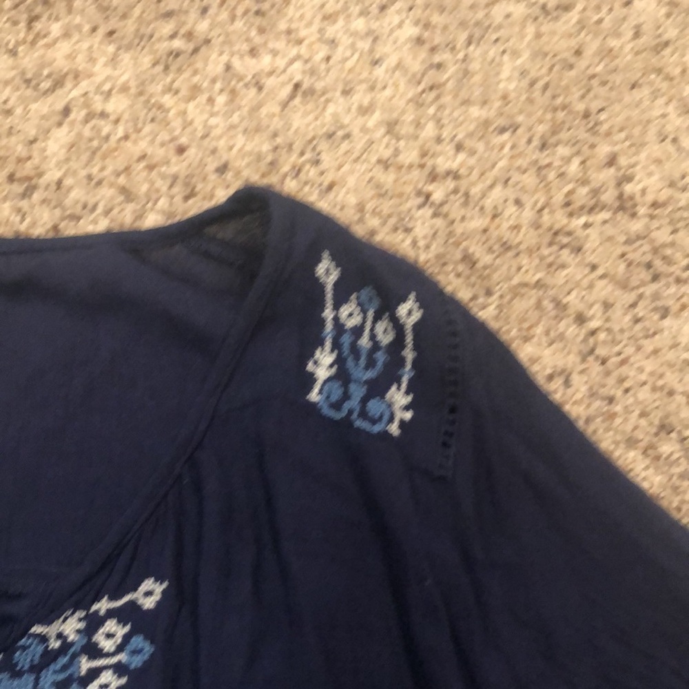Embroidered top - Picture 3 of 3